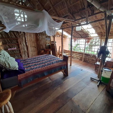 El Bamboo Cabins Balgue Exterior photo