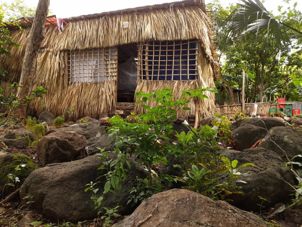 El Bamboo Cabins Balgue Exterior photo