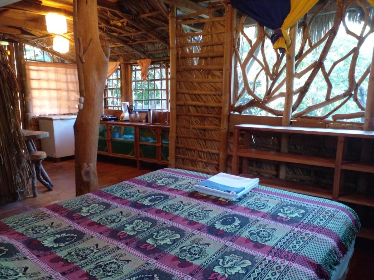 El Bamboo Cabins Balgue Exterior photo