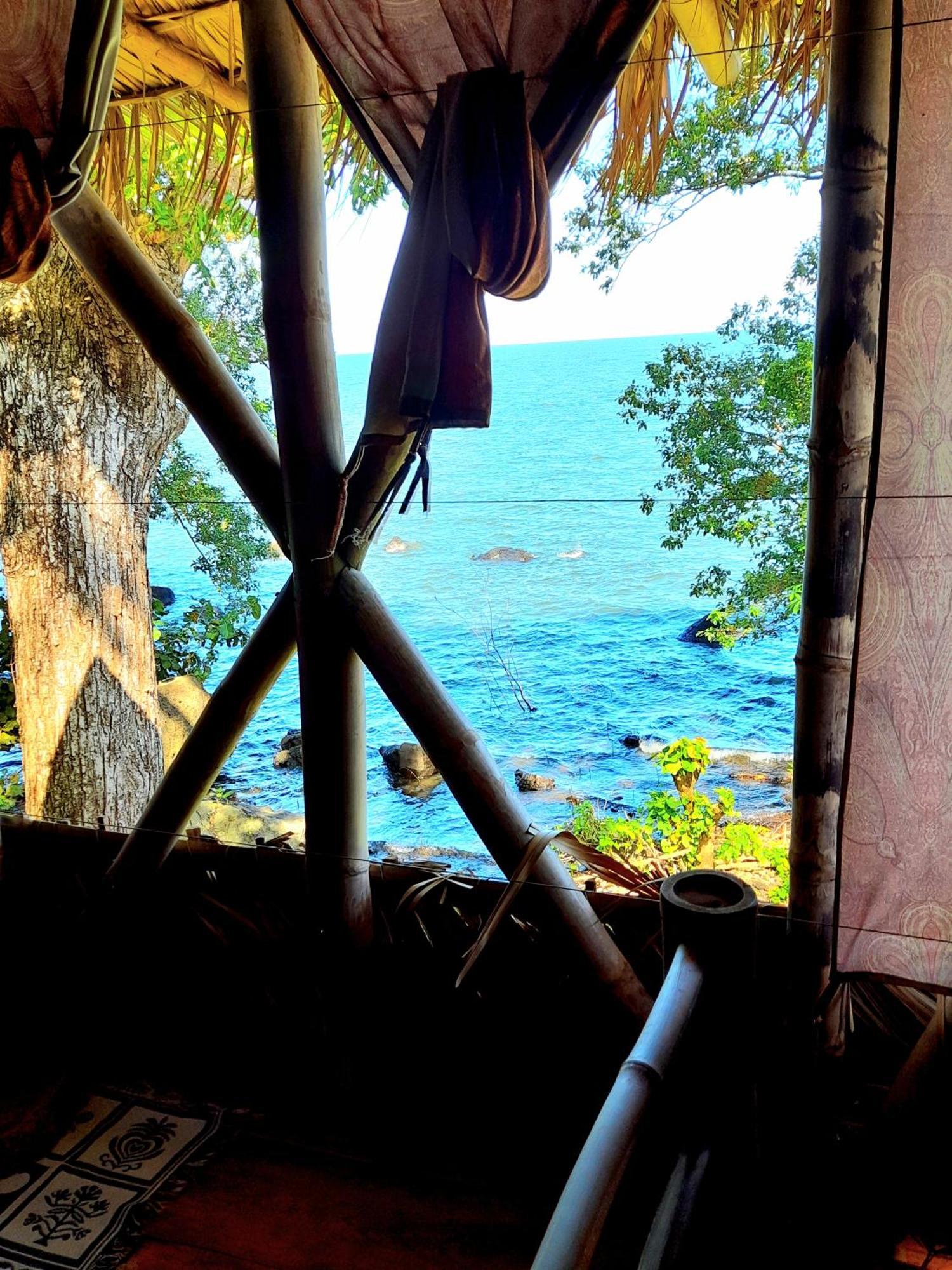 El Bamboo Cabins Balgue Exterior photo