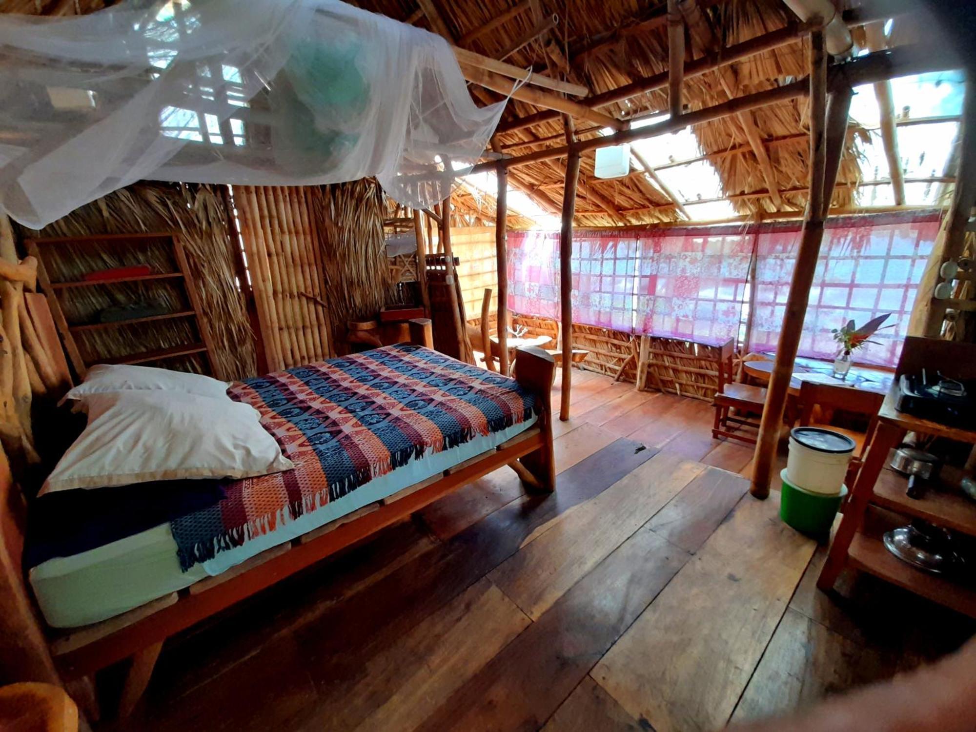 El Bamboo Cabins Balgue Exterior photo