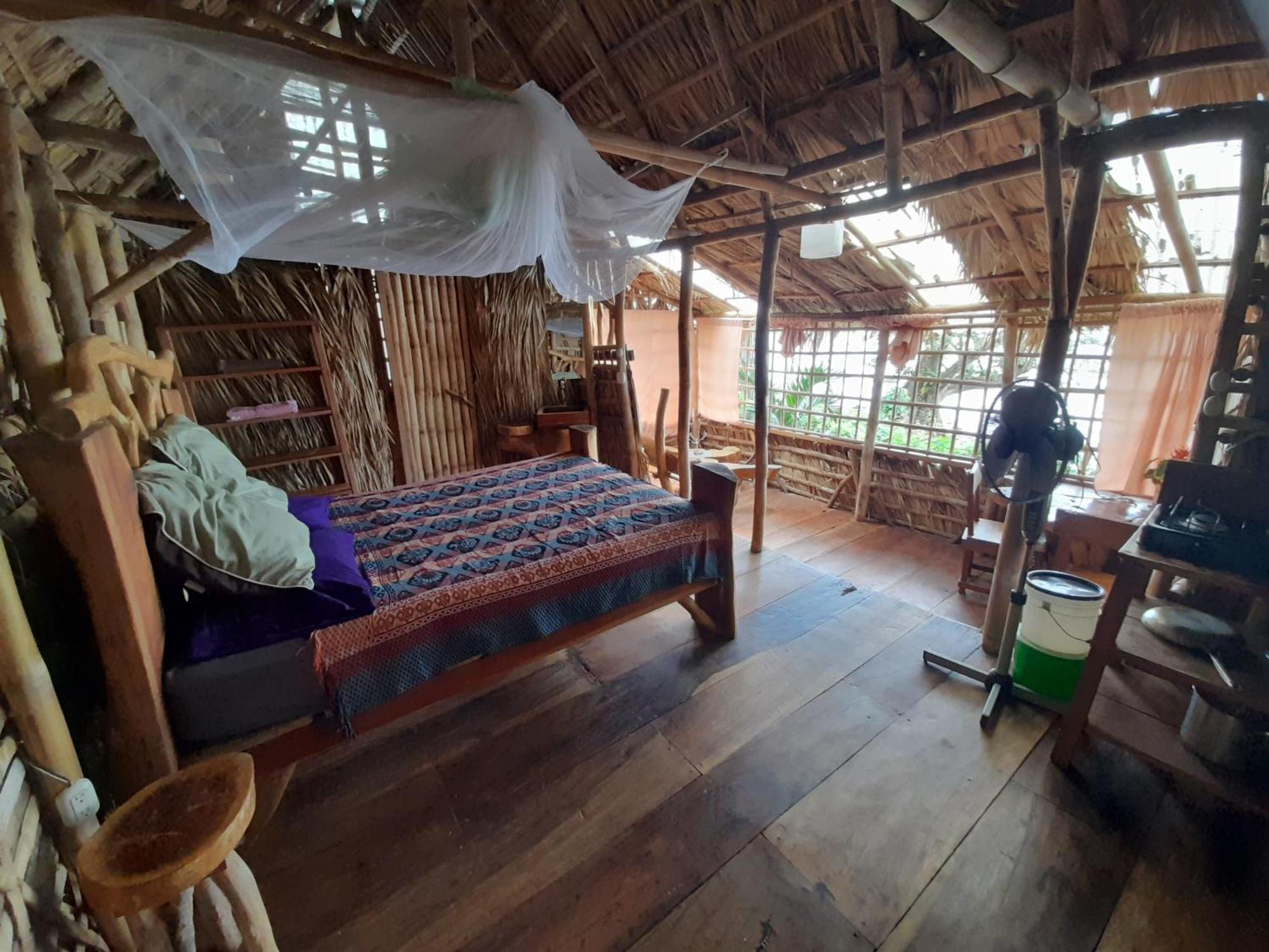 El Bamboo Cabins Balgue Exterior photo